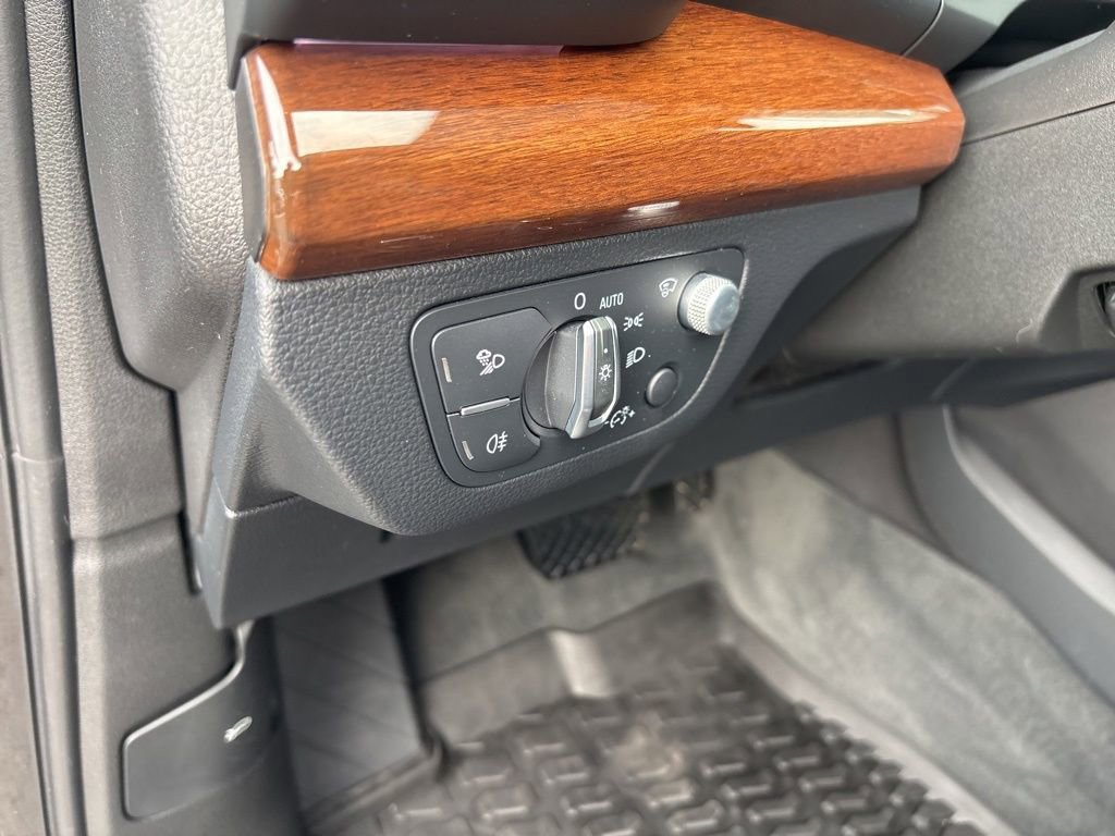 Used 2023 Audi Q5 2.0T Prestige w/ Prestige Package image 6