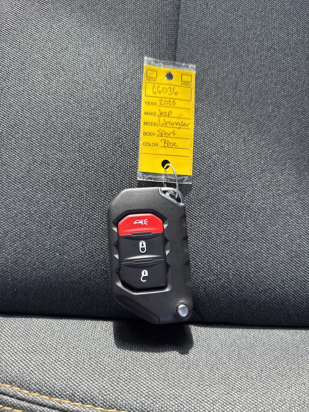 Used 2025 Jeep Wrangler Sport image 15