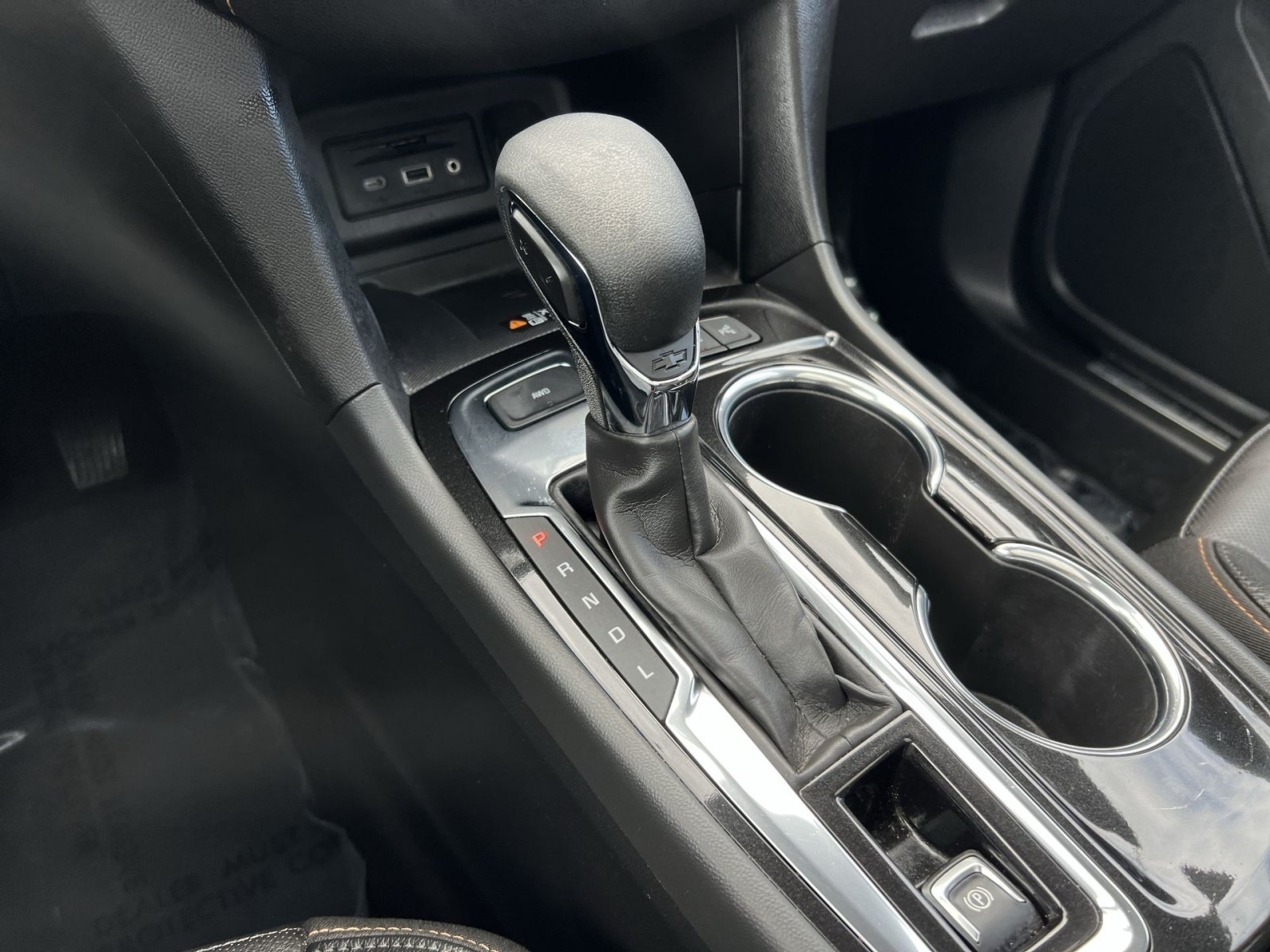 Used 2023 Chevrolet Equinox Premier AWD/4WD image 21