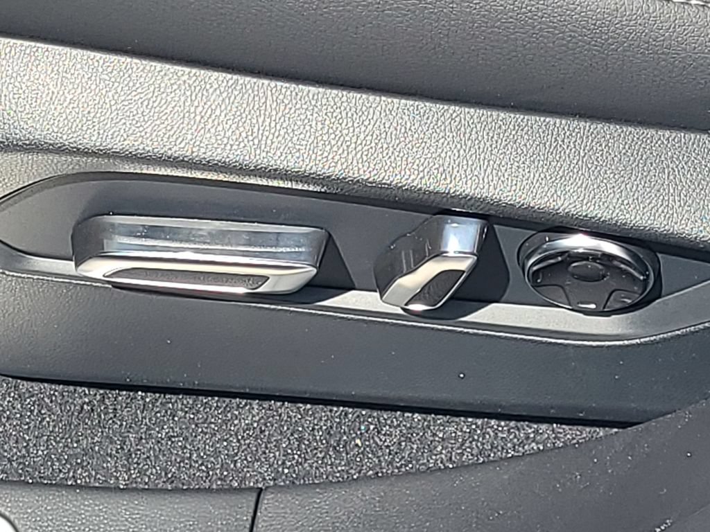 New 2026 Acura RDX SH-AWD image 16