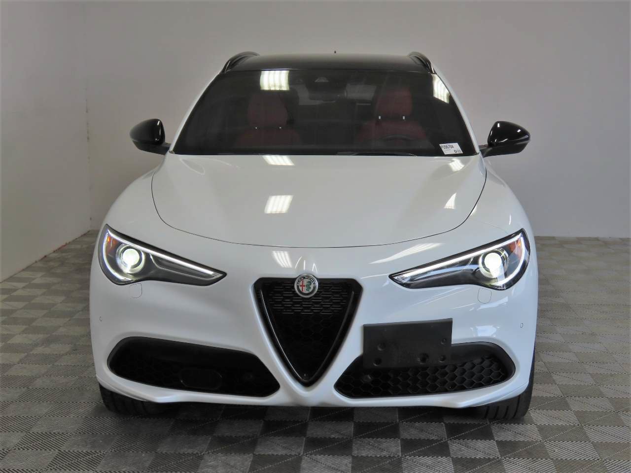 Used 2023 Alfa Romeo Stelvio Veloce AWD/4WD image 2