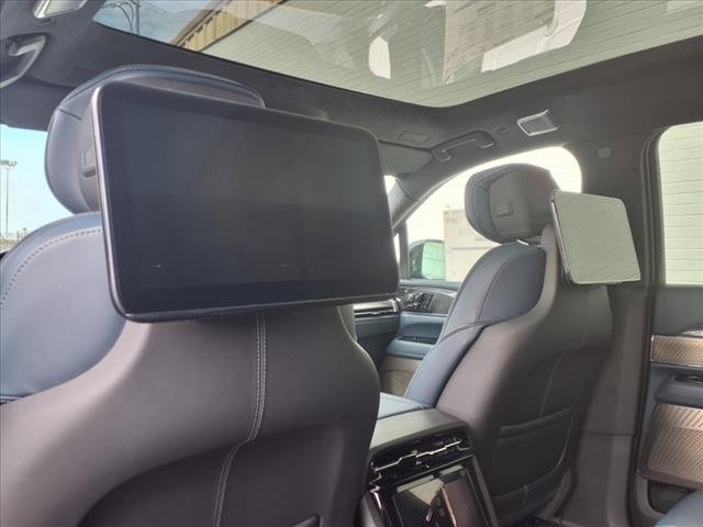 New 2025 Cadillac Escalade IQ Sport 2 w/ LPO, ONYX Package image 6