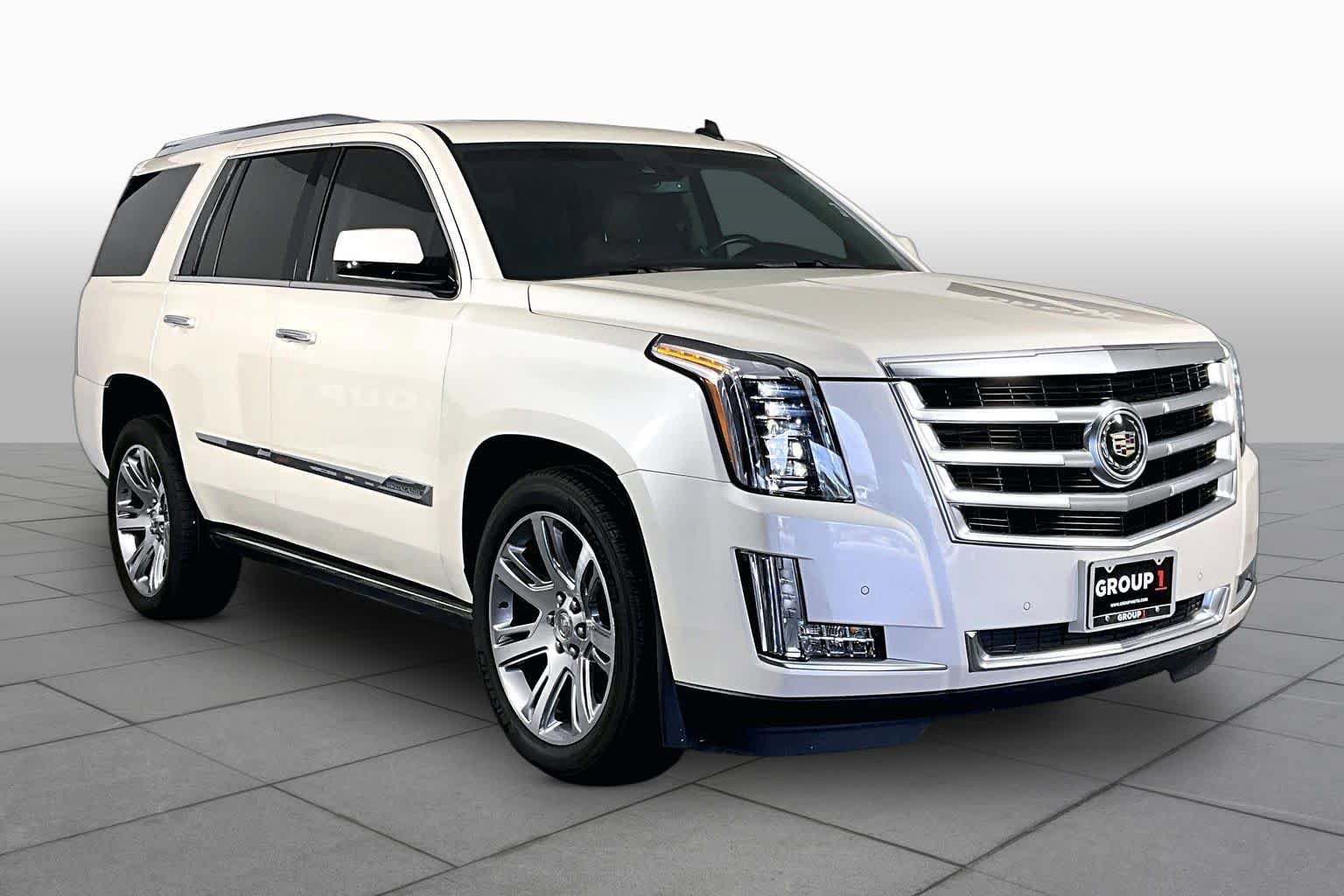 Used 2015 Cadillac Escalade Premium RWD image 3