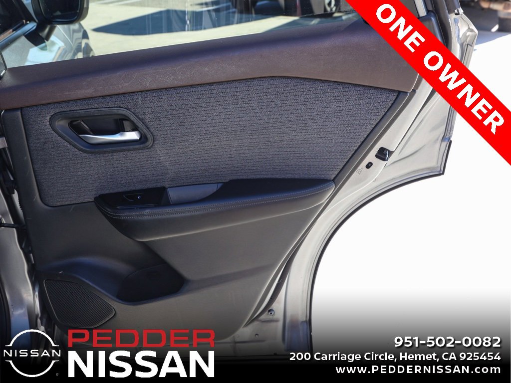 Used 2023 Nissan Rogue SV image 19