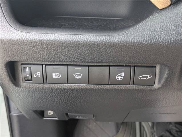 Used 2021 Toyota RAV4 XLE Premium AWD/4WD image 12