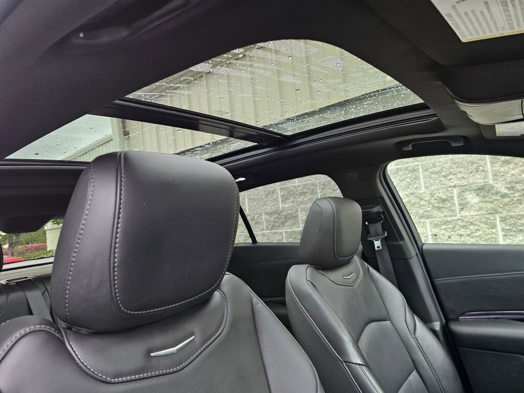 Certified 2023 Cadillac XT4 Luxury w/ Cold Weather Package image 17