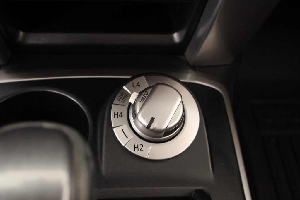 Used 2016 Toyota 4Runner image 8