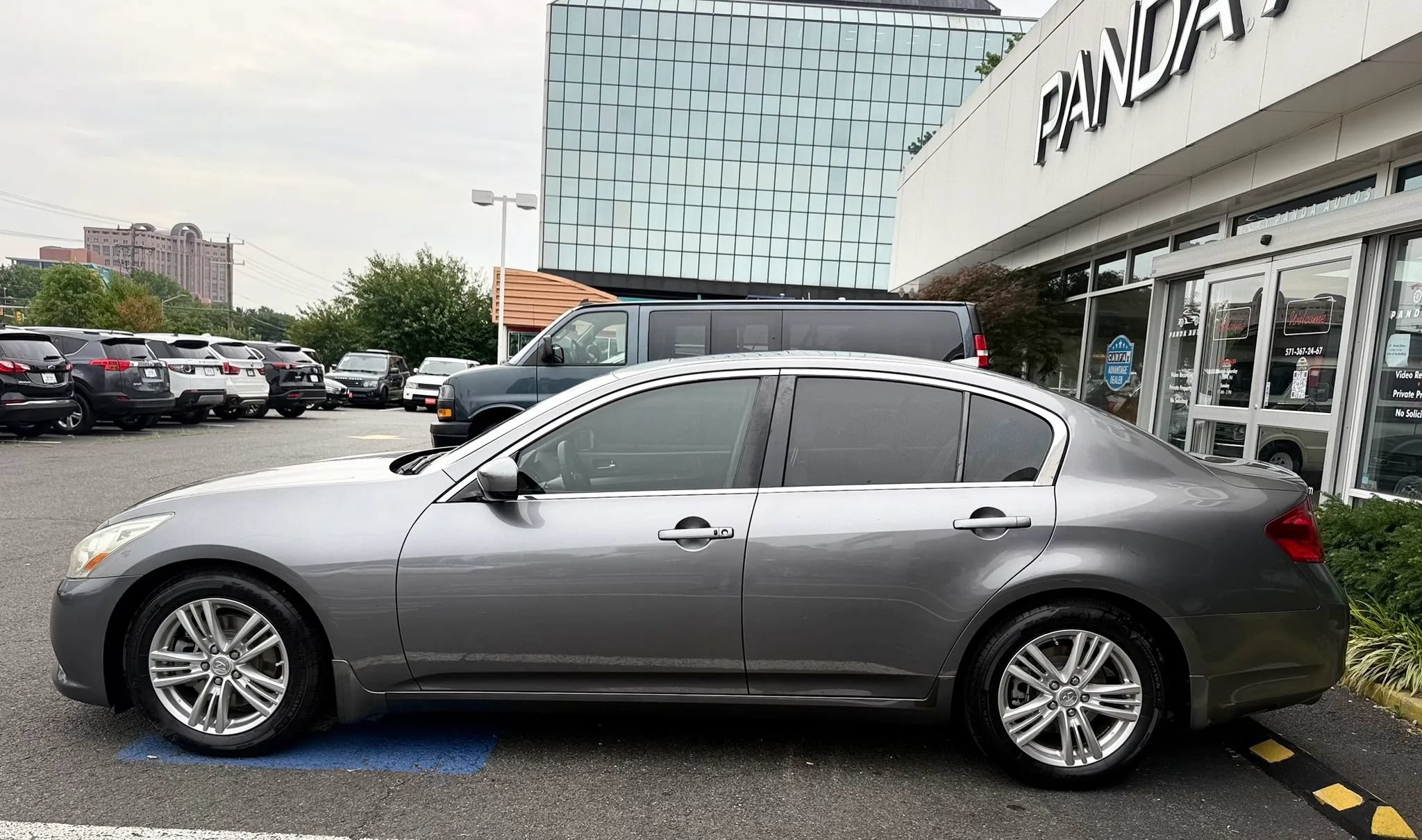 Used 2012 INFINITI G37 Journey w/ Premium Pkg RWD image 4