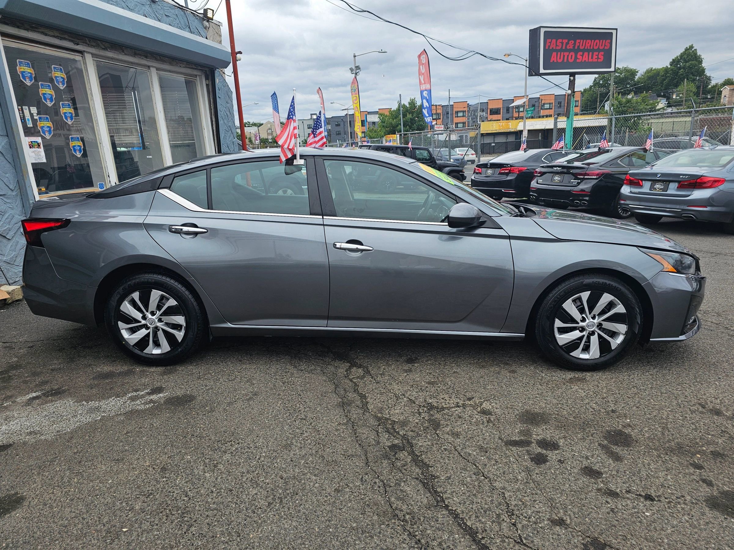 Used 2023 Nissan Altima 2.5 S image 3
