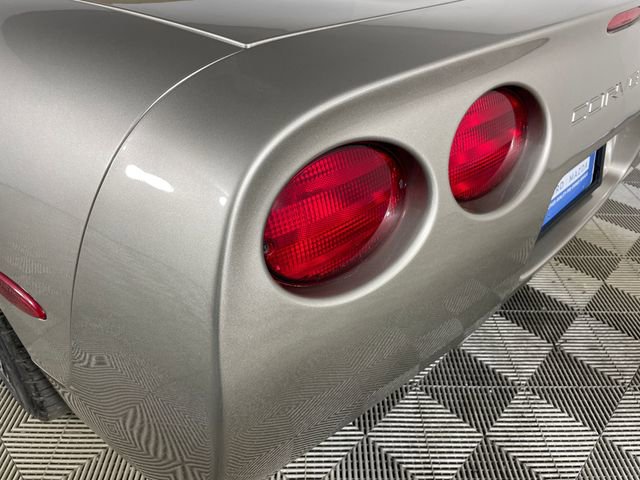 Used 2001 Chevrolet Corvette Convertible w/ Preferred Equipment Group2 RWD image 17