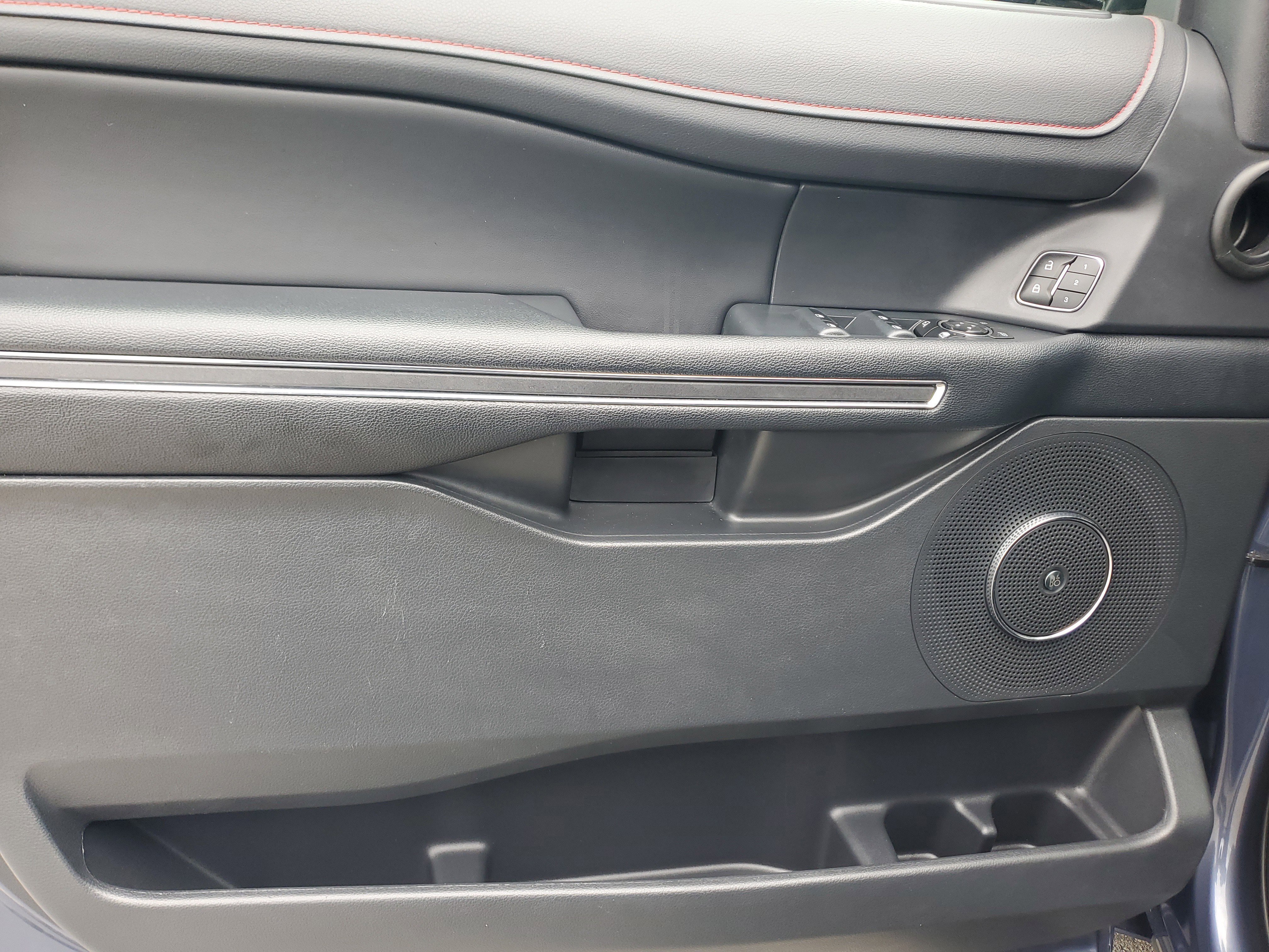 Certified 2023 Ford Expedition Limited image 27