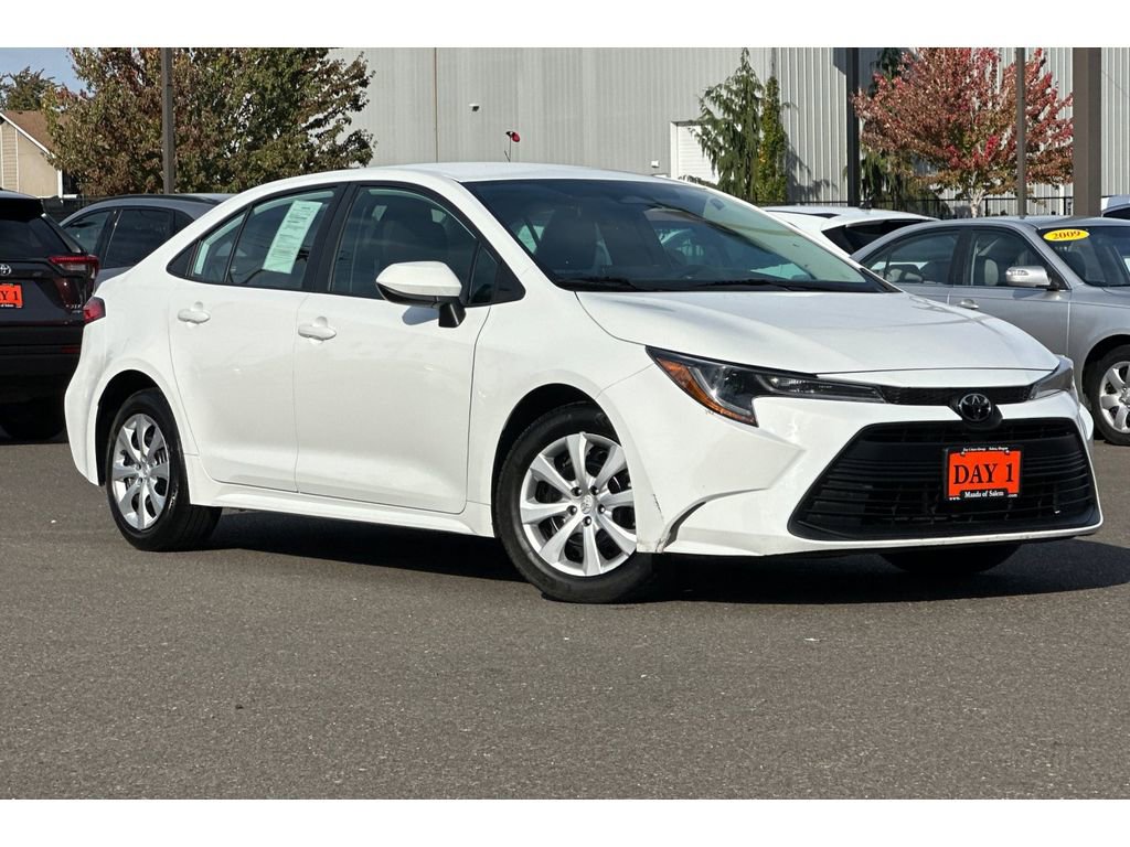 Used 2024 Toyota Corolla LE image 2