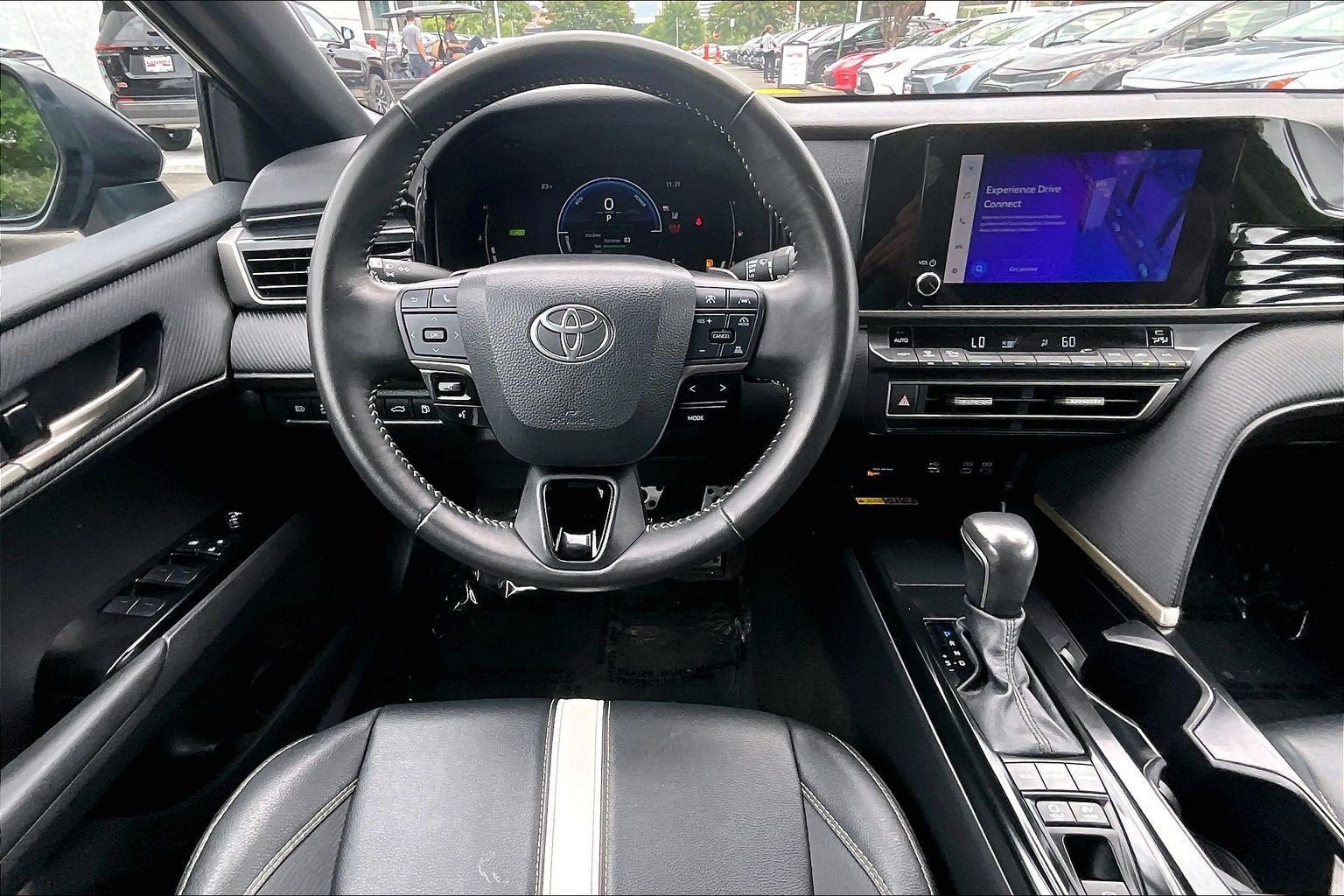 Used 2025 Toyota Camry SE FWD image 5