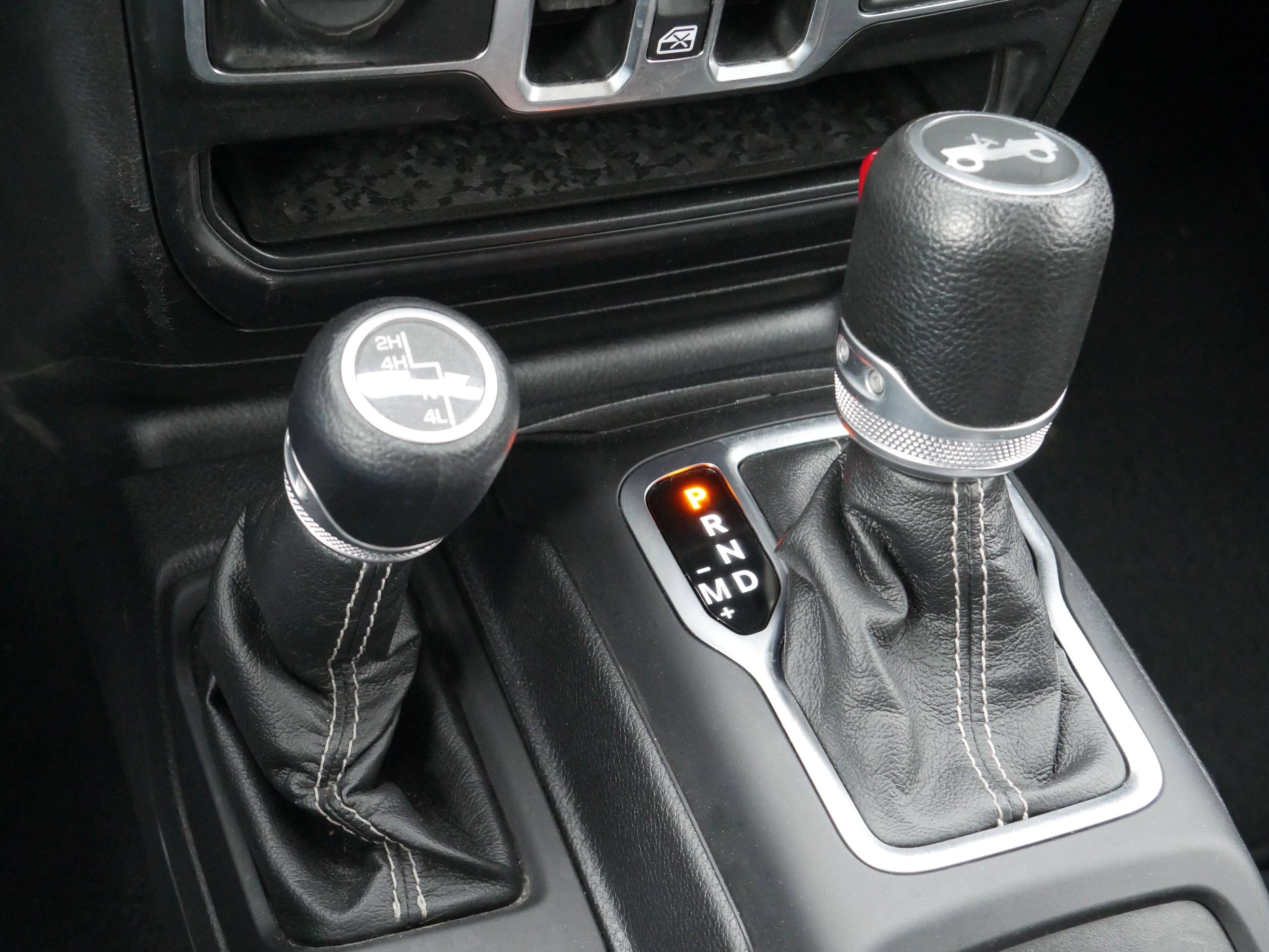 Used 2020 Jeep Wrangler Unlimited Sahara w/ Uconnect 4C Nav & Sound Group image 14