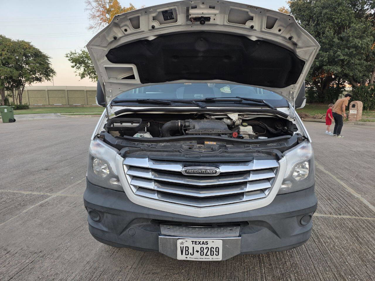 Used 2014 Freightliner Sprinter 2500 image 24