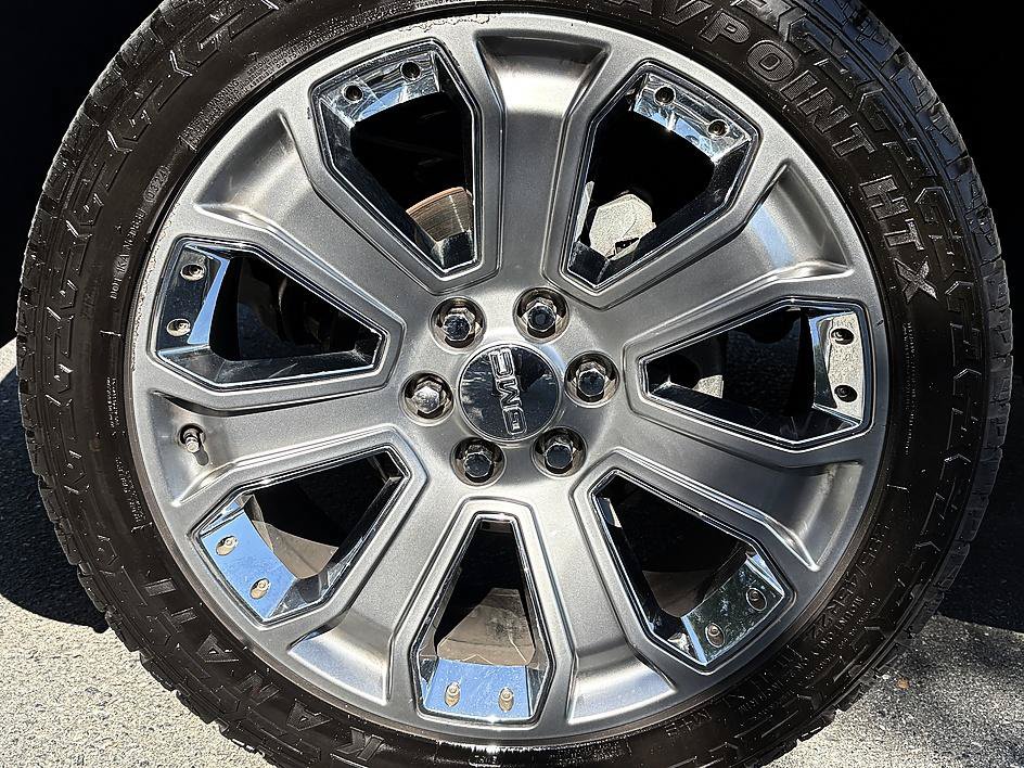 Used 2018 GMC Yukon XL Denali w/ Open Road Package AWD/4WD image 8