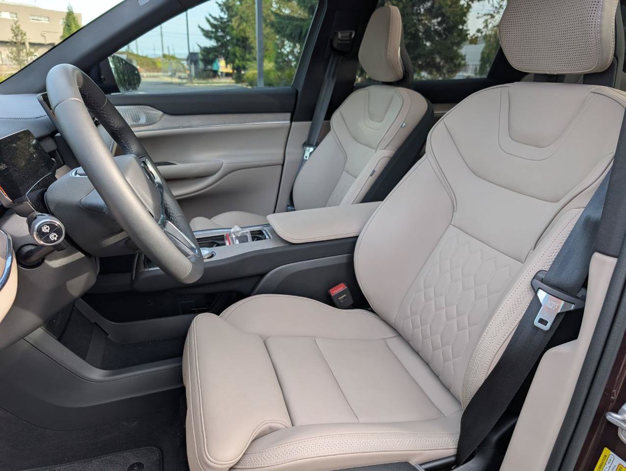 Used 2025 Volvo EX90 Ultra AWD/4WD image 10
