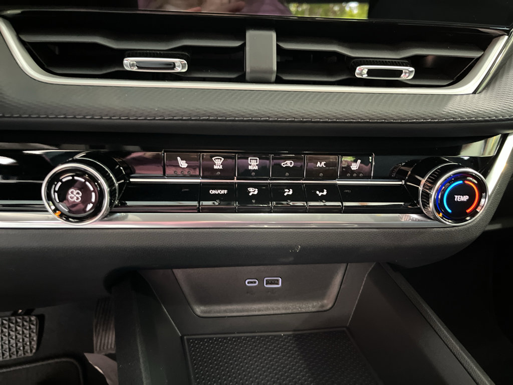 New 2026 Chevrolet Equinox LT FWD image 23