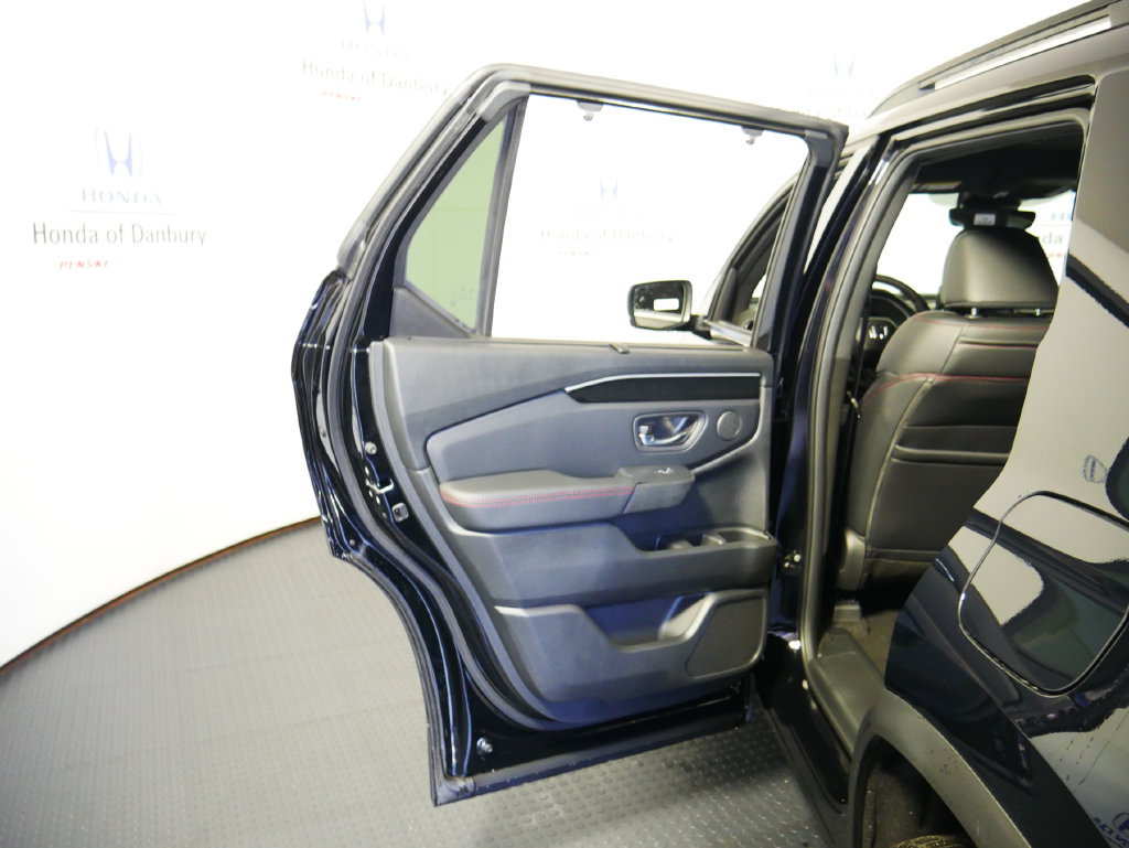New 2026 Honda Pilot Black Edition image 12