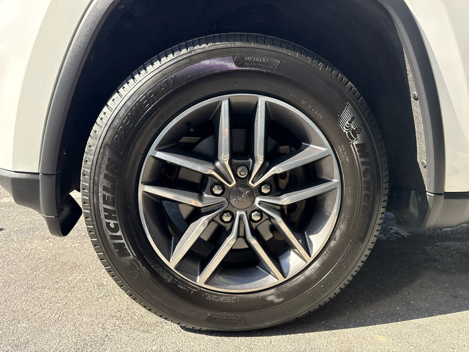 Used 2019 Jeep Grand Cherokee Limited w/ Trailer Tow Group IV AWD/4WD image 10