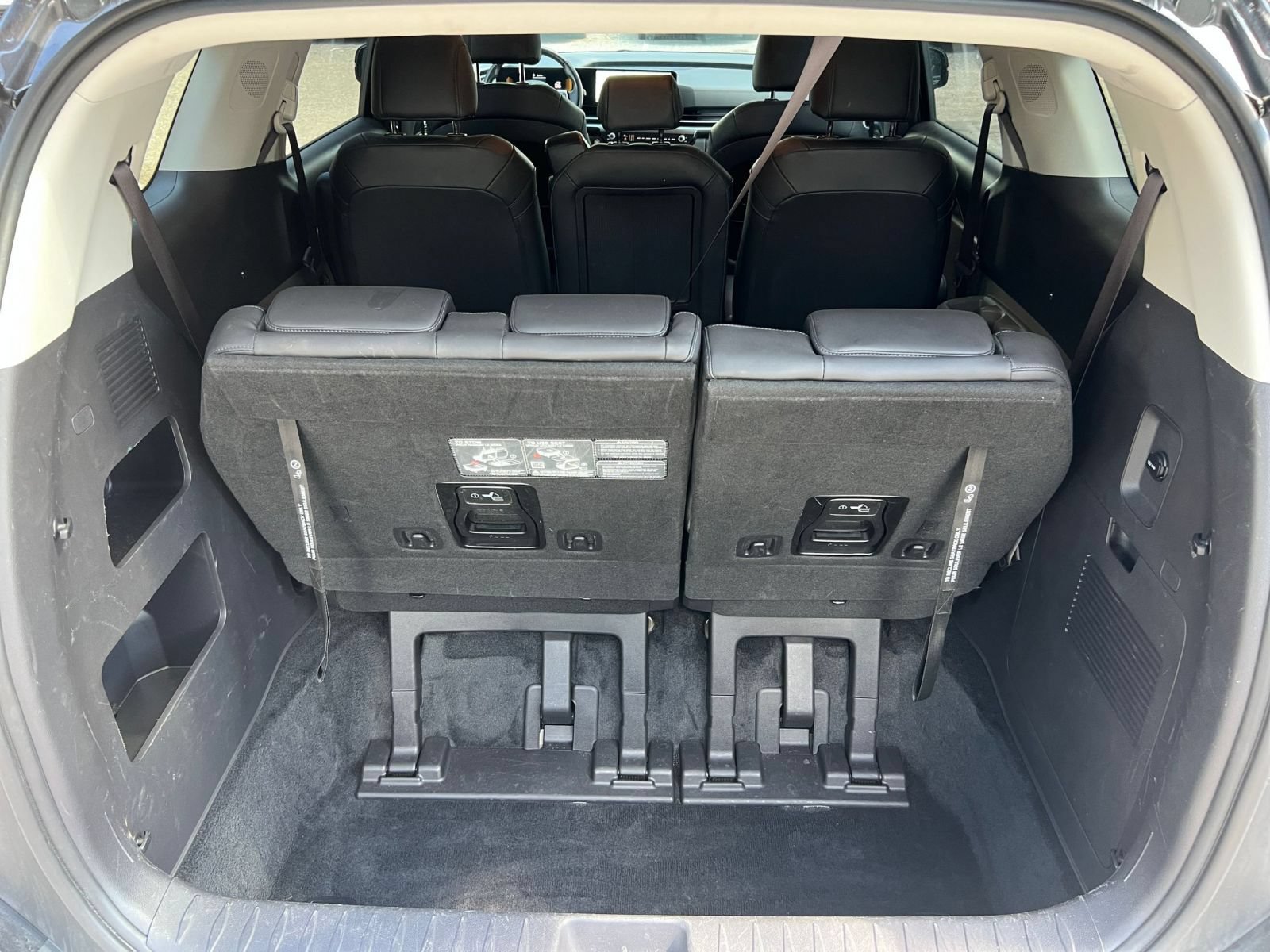 Used 2026 Kia Carnival FWD image 34