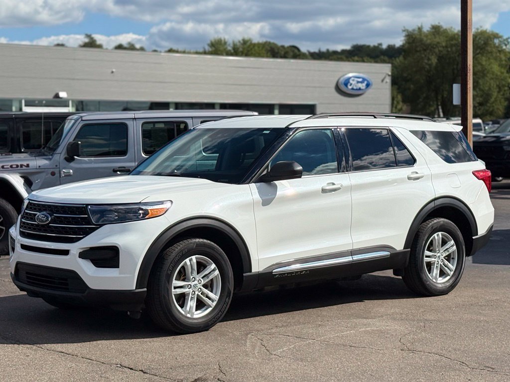Certified 2024 Ford Explorer XLT w/ Class IV Trailer Tow Package AWD/4WD image 38