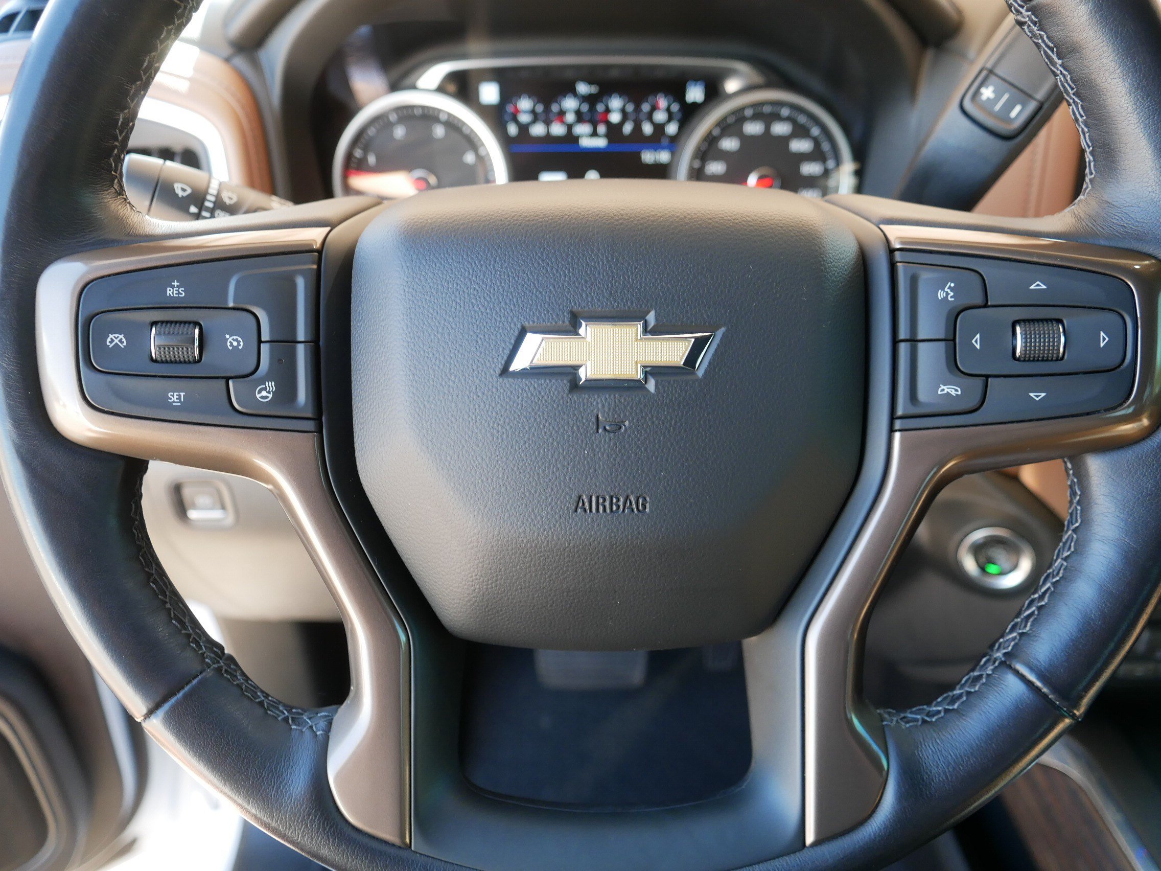 Used 2022 Chevrolet Silverado 3500 High Country AWD/4WD image 25