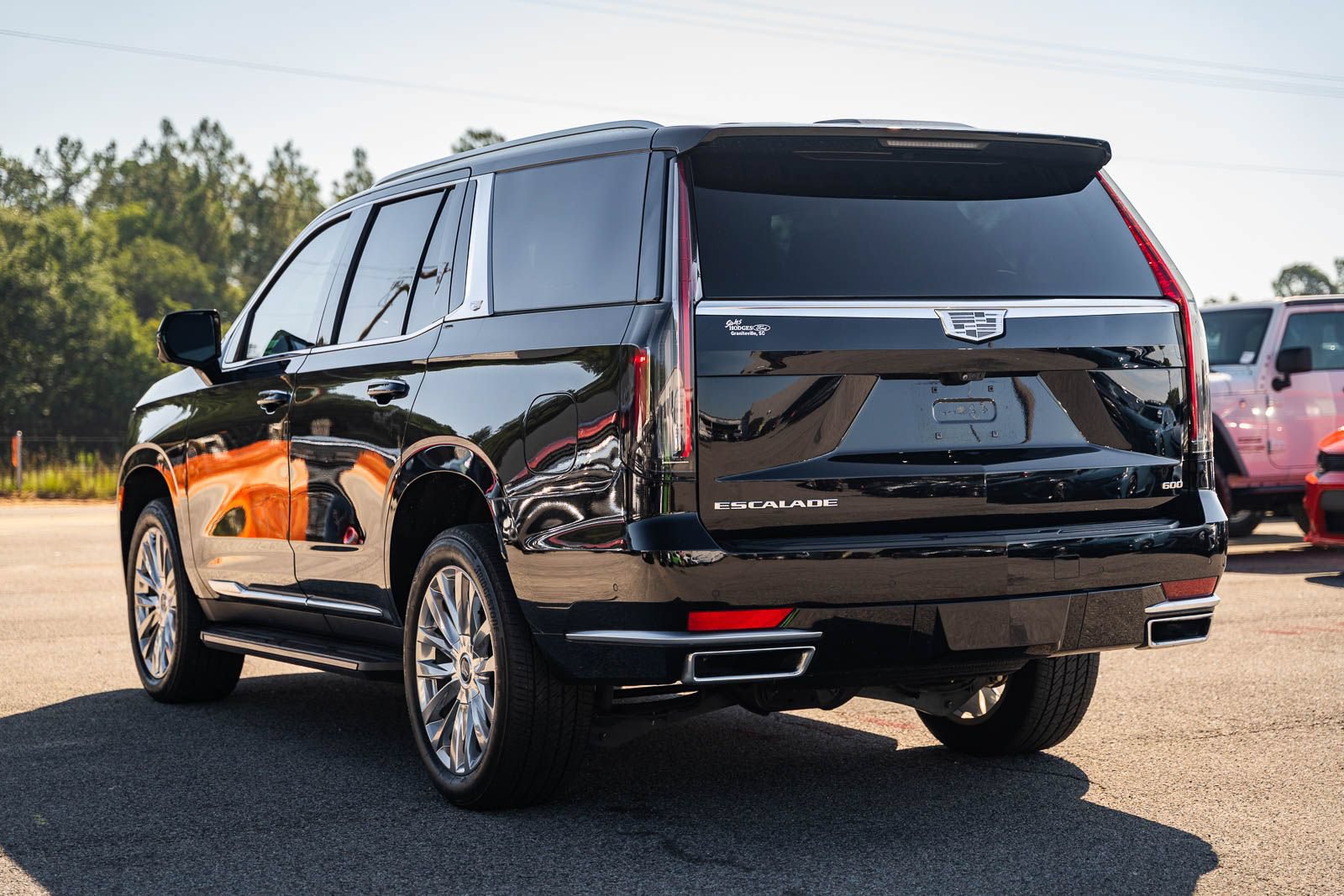 Used 2024 Cadillac Escalade Premium Luxury AWD/4WD image 5