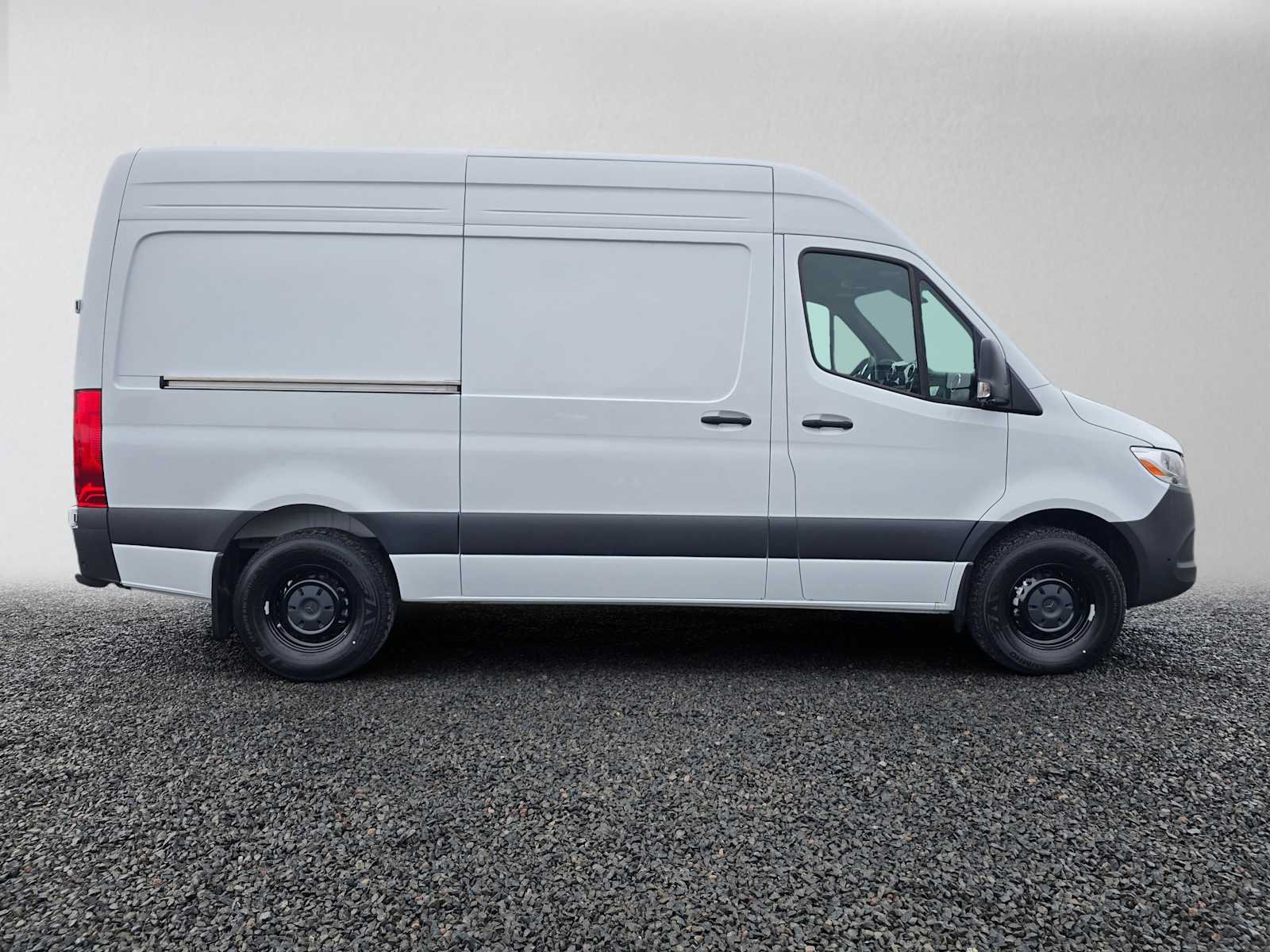 Used 2026 Mercedes-Benz Sprinter 2500 image 2