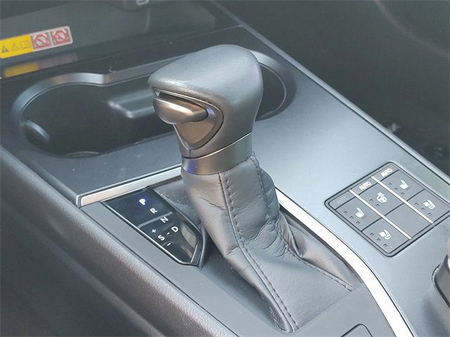 Used 2024 Lexus UX 250h FWD w/ Premium Package image 22