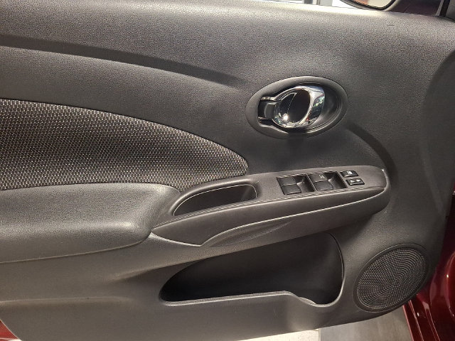 Used 2016 Nissan Versa SV FWD image 11