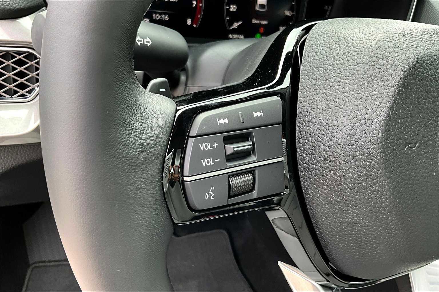 New 2025 Acura Integra image 18