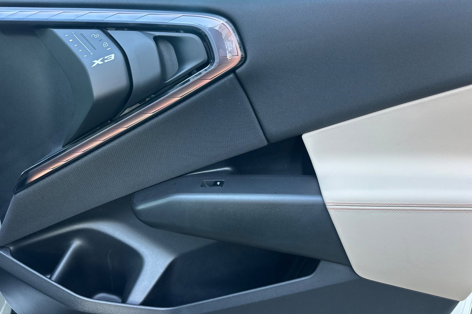 Used 2025 BMW X3 xDrive30i w/ Premium Package image 22