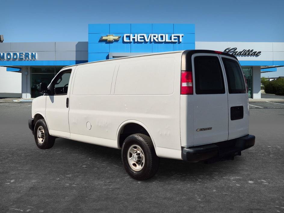 Used 2019 Chevrolet Express 2500 w/ Enhanced Convenience Package RWD image 3