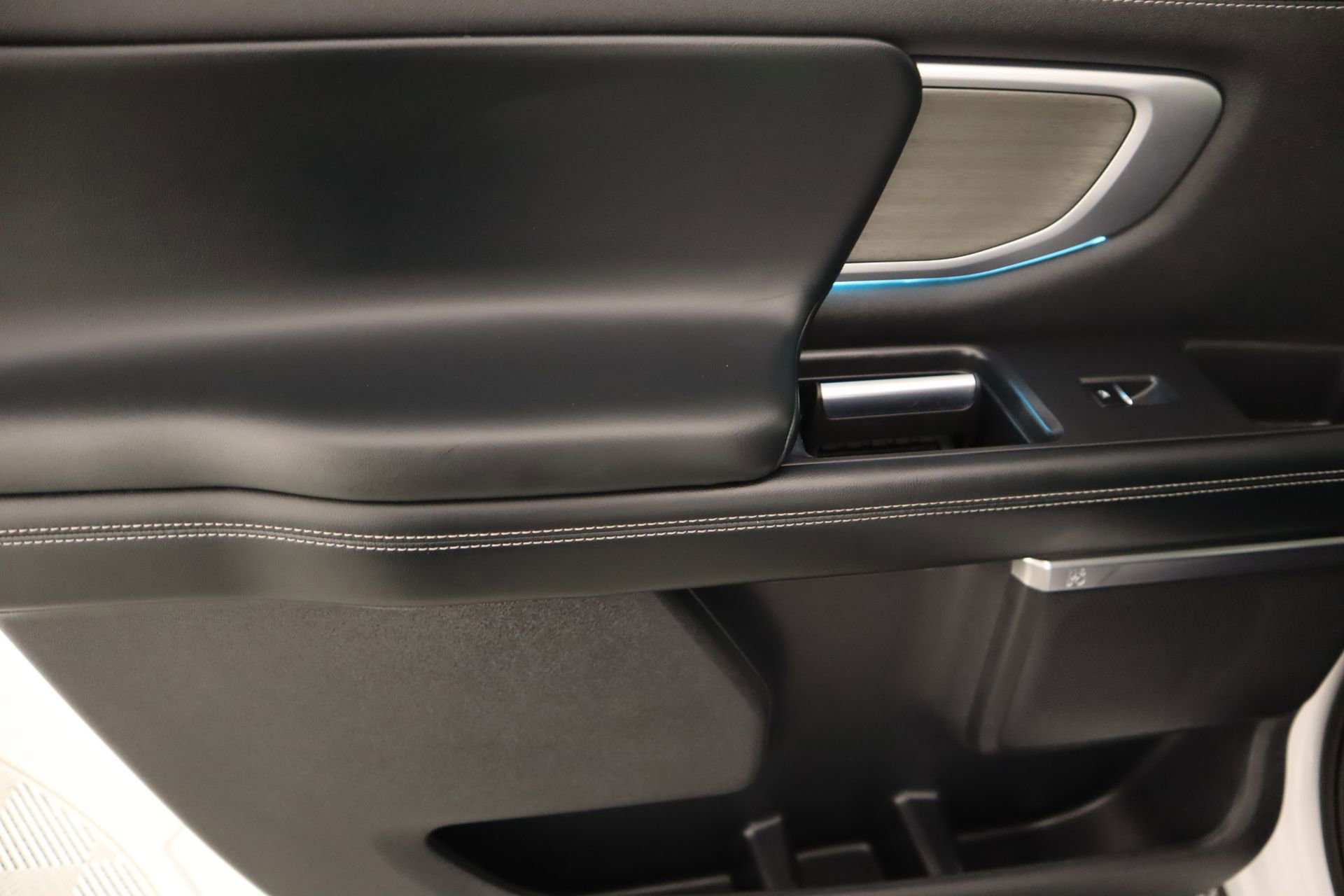 Used 2025 Ford Expedition Max Platinum AWD/4WD image 19