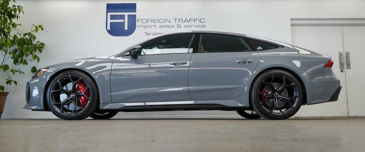 Used 2025 Audi RS 7 Performance AWD/4WD image 34
