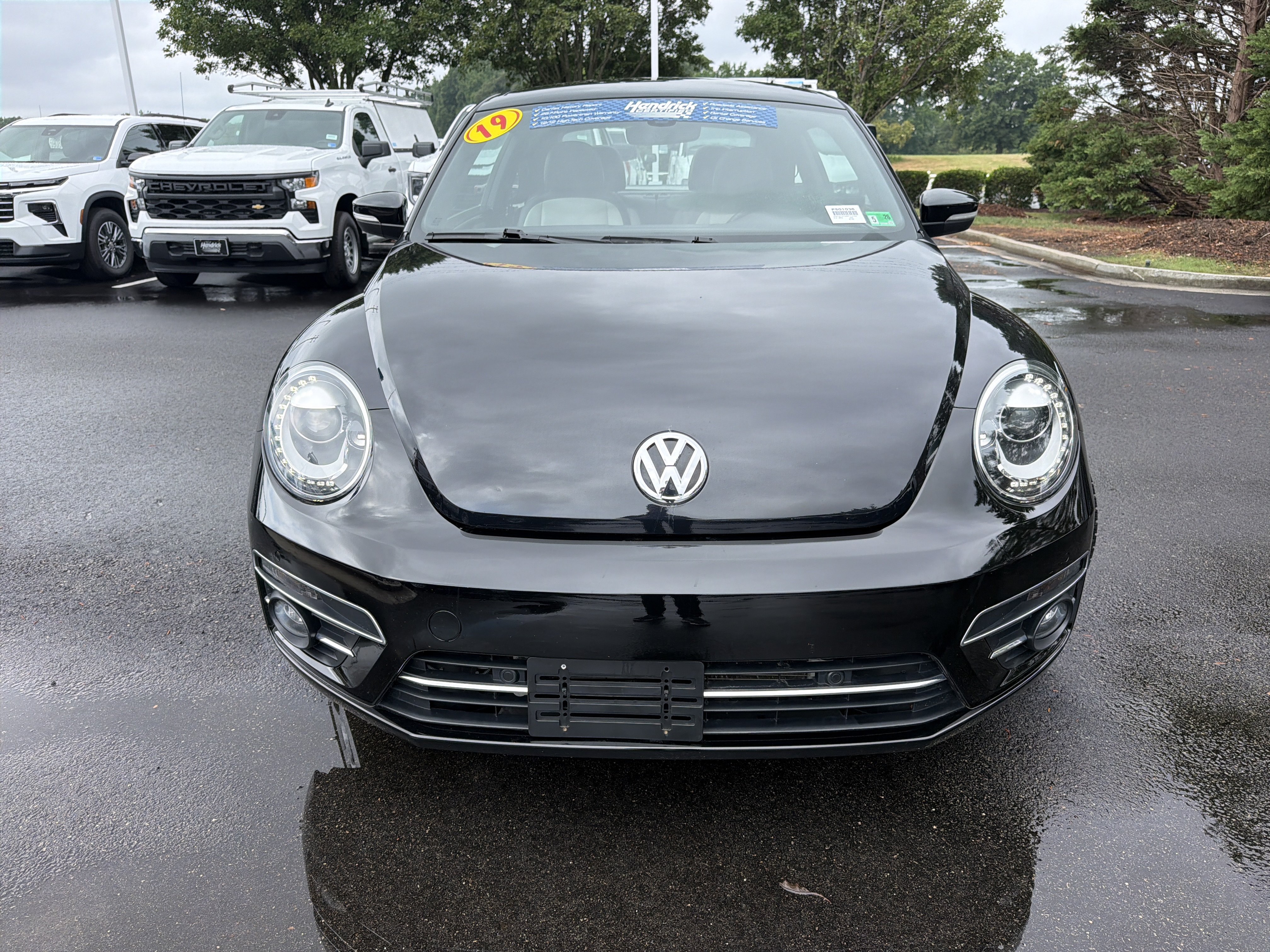 Used 2019 Volkswagen Beetle 2.0T SE w/ SE Premium Package FWD image 3