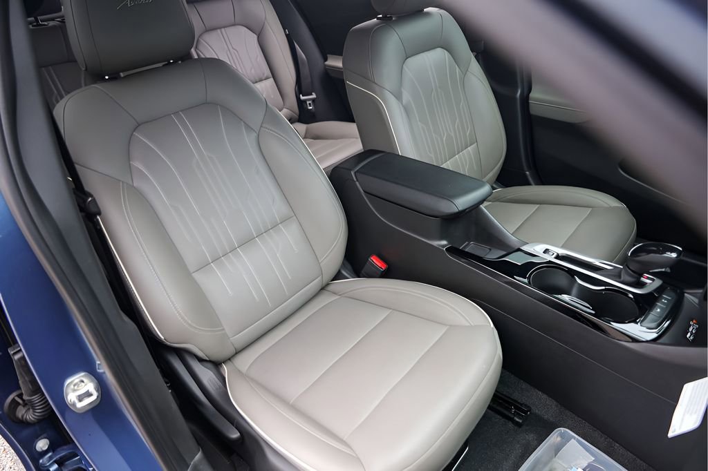 Used 2024 Buick Envista Preferred FWD image 32