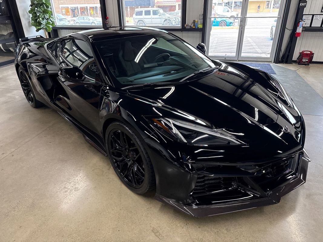 Used 2025 Chevrolet Corvette Z06 image 24