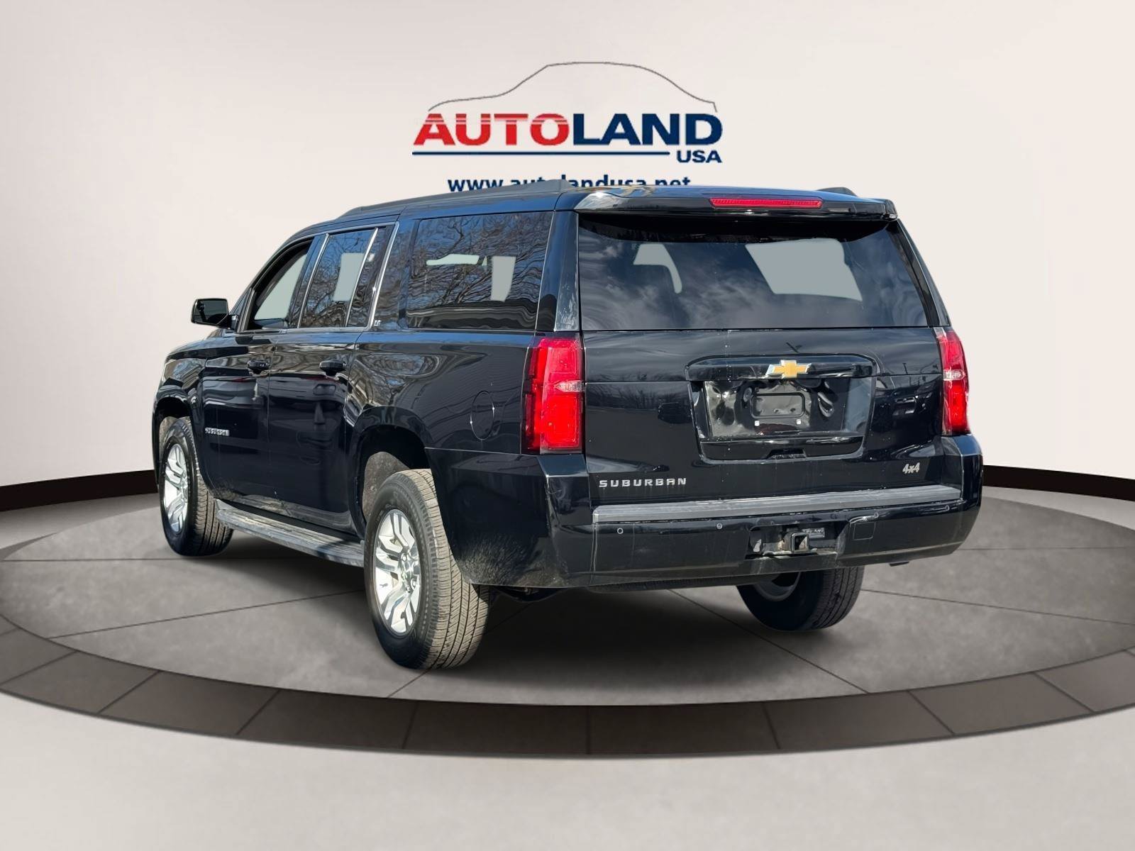 Used 2020 Chevrolet Suburban LT AWD/4WD image 5
