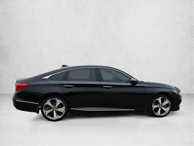 Used 2018 Honda Accord Touring image 4