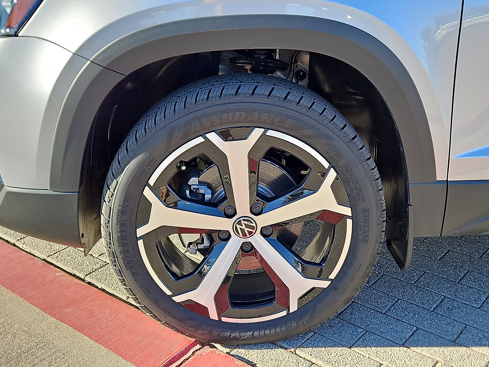 New 2026 Volkswagen Taos SEL image 5