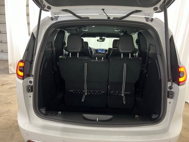 New 2026 Chrysler Pacifica Select AWD/4WD image 11