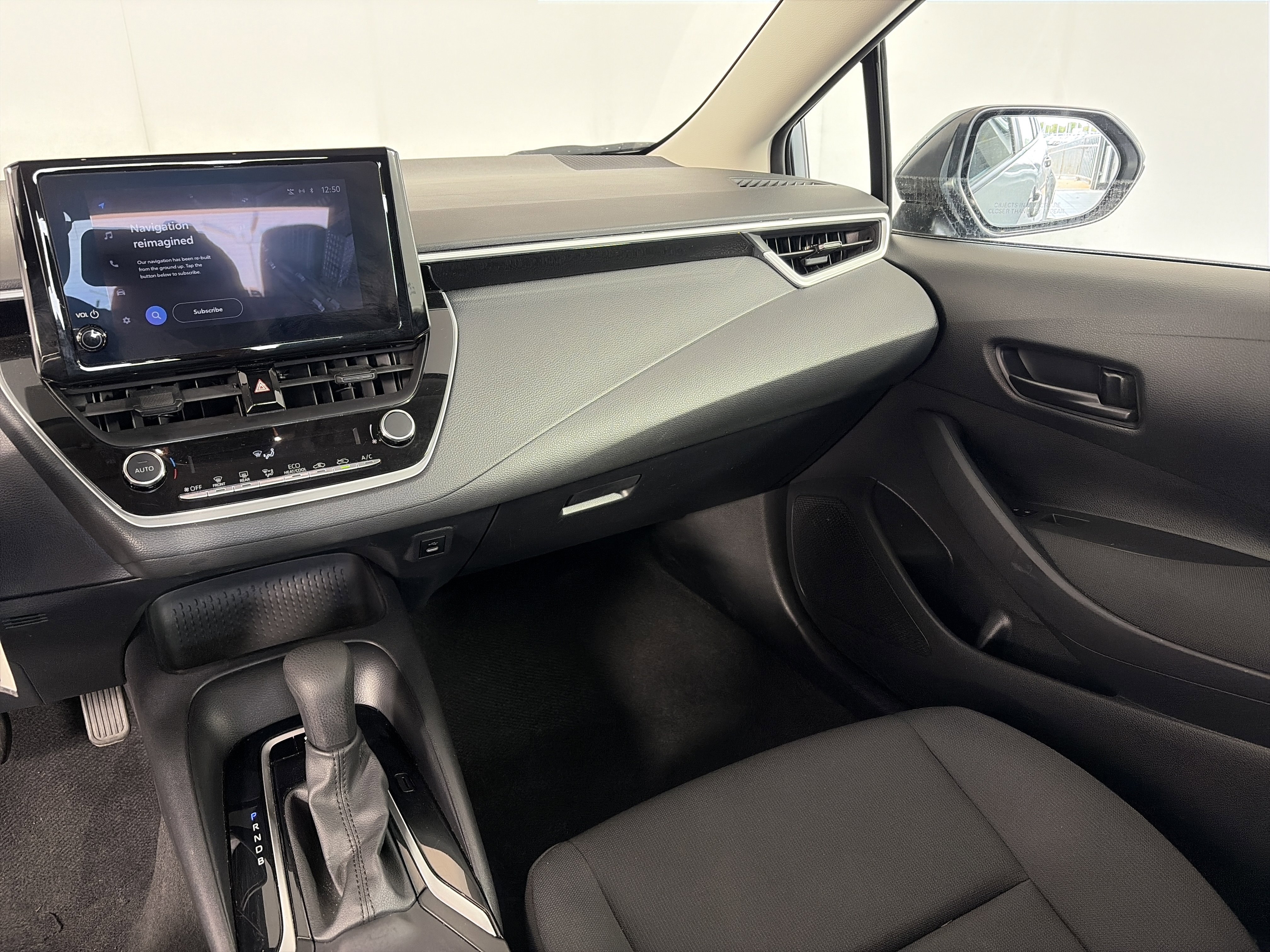 Used 2024 Toyota Corolla LE FWD image 4