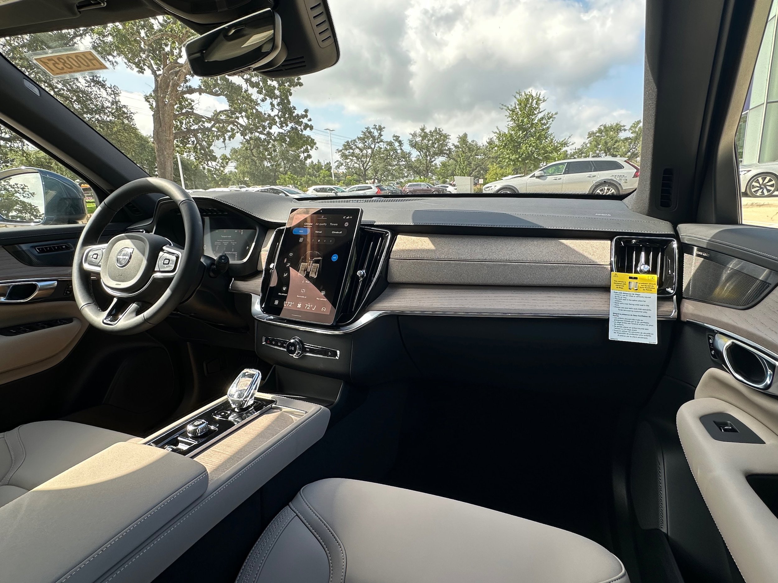Used 2026 Volvo XC90 B6 Plus w/ Protection Package Premier AWD/4WD image 12