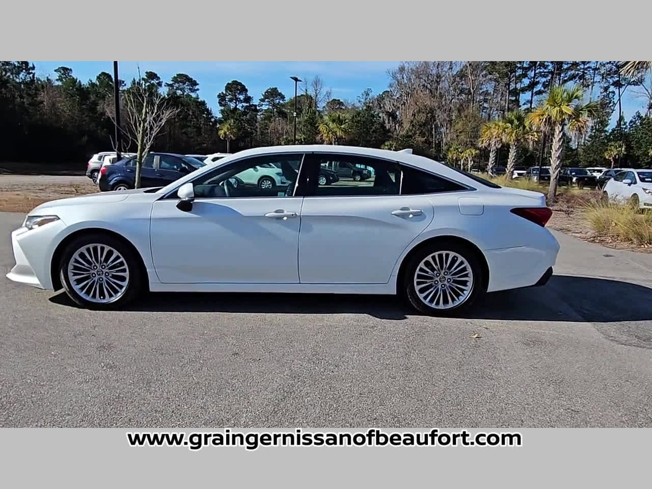 Used 2020 Toyota Avalon Limited image 26