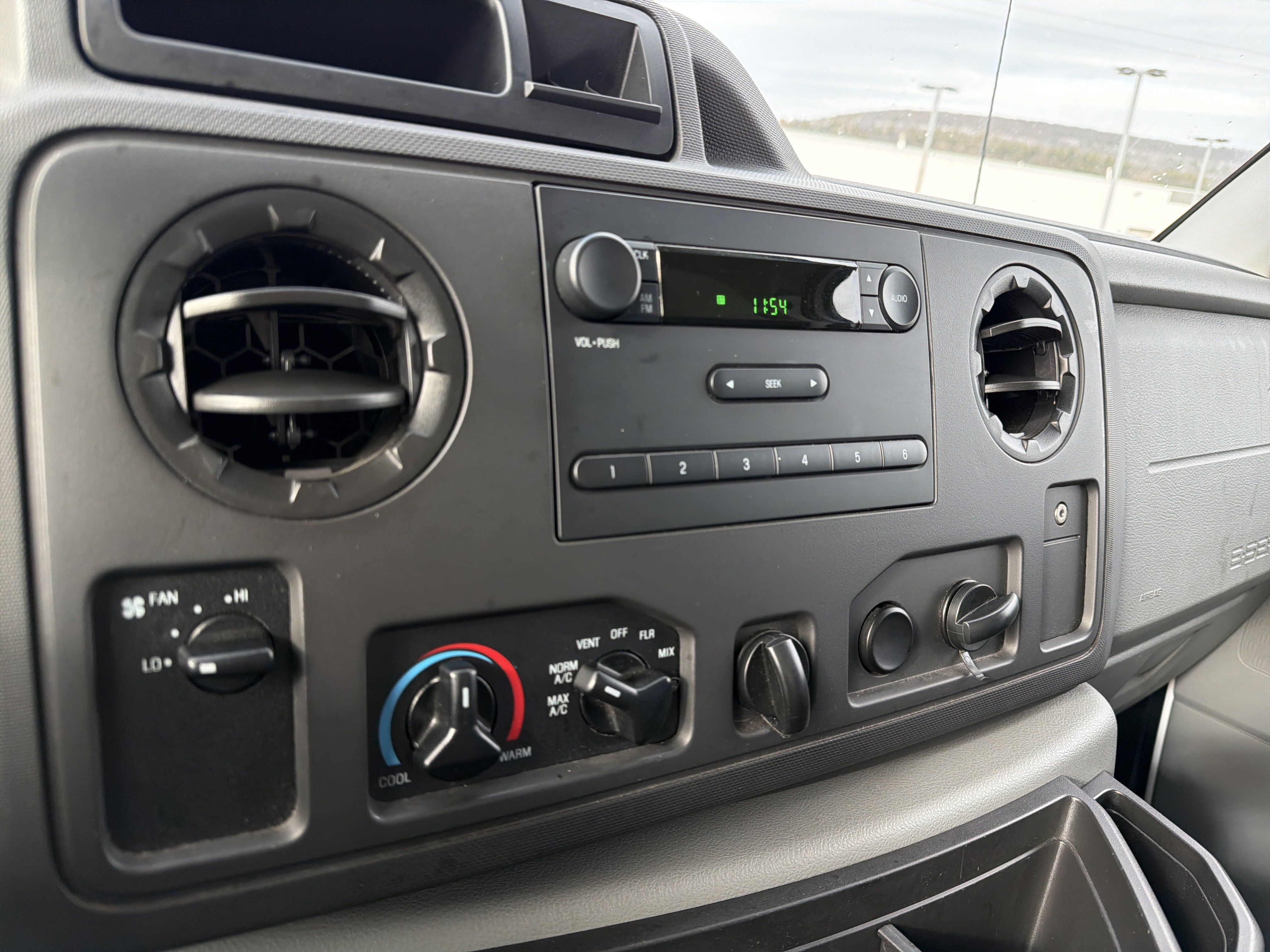 Used 2019 Ford E-350 and Econoline 350 Super Duty image 14