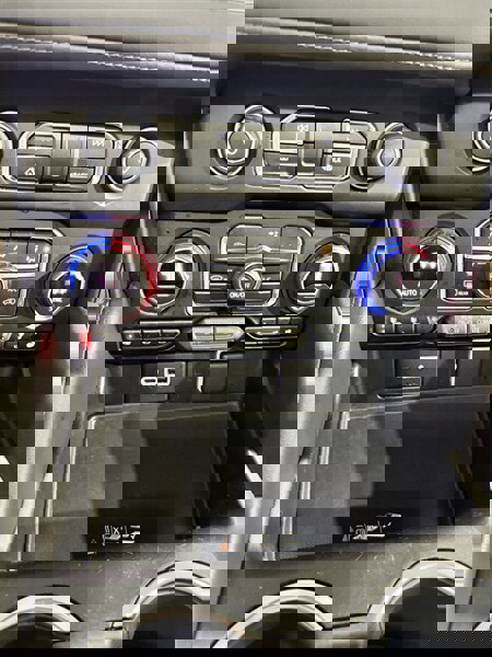 Used 2021 Chevrolet Suburban High Country w/ Premium Package image 19