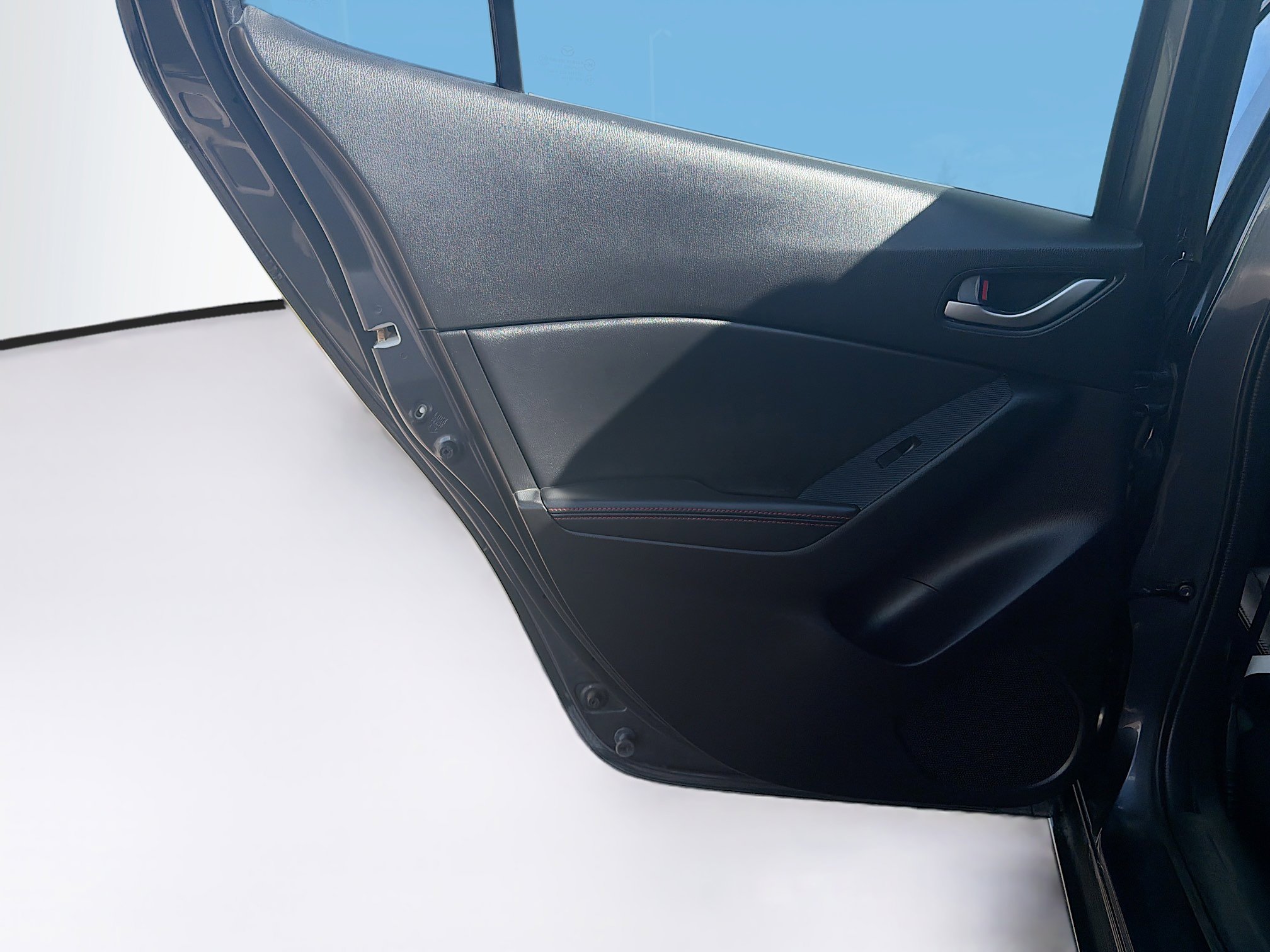 Used 2016 MAZDA MAZDA3 i Grand Touring image 27