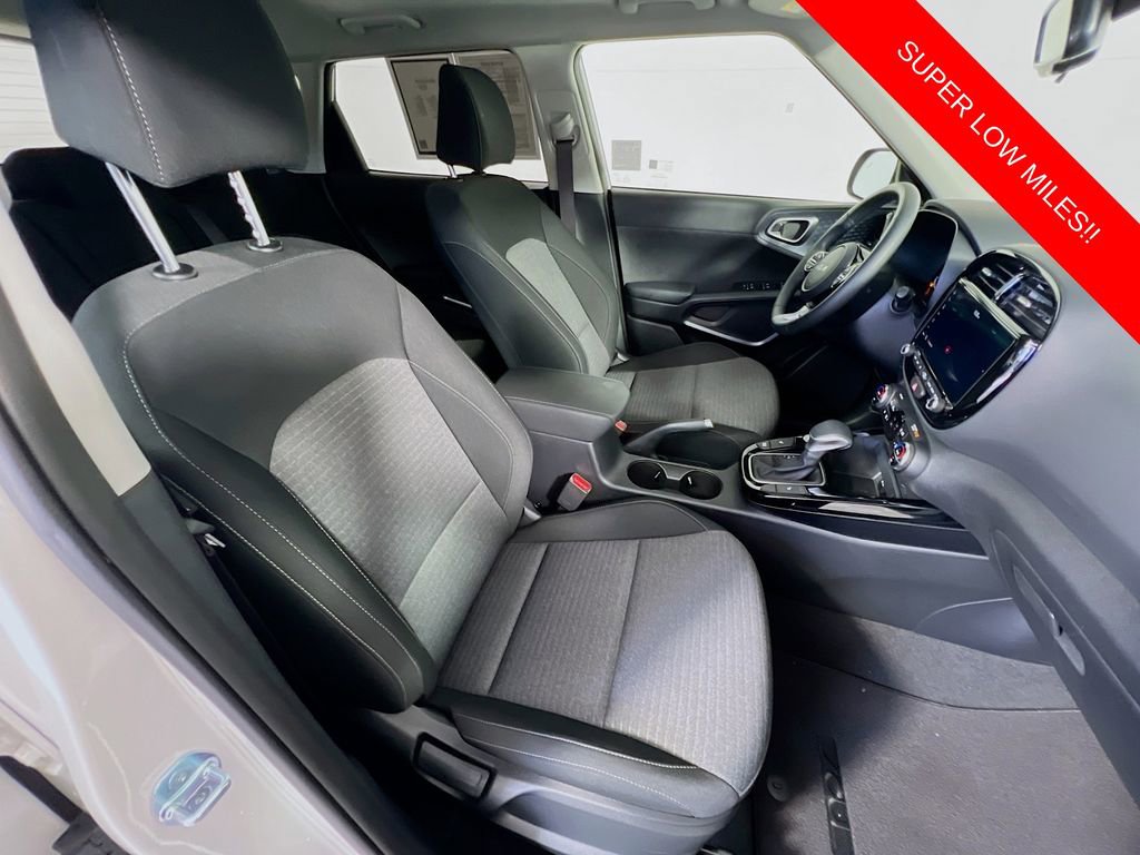 Certified 2025 Kia Soul EX image 29